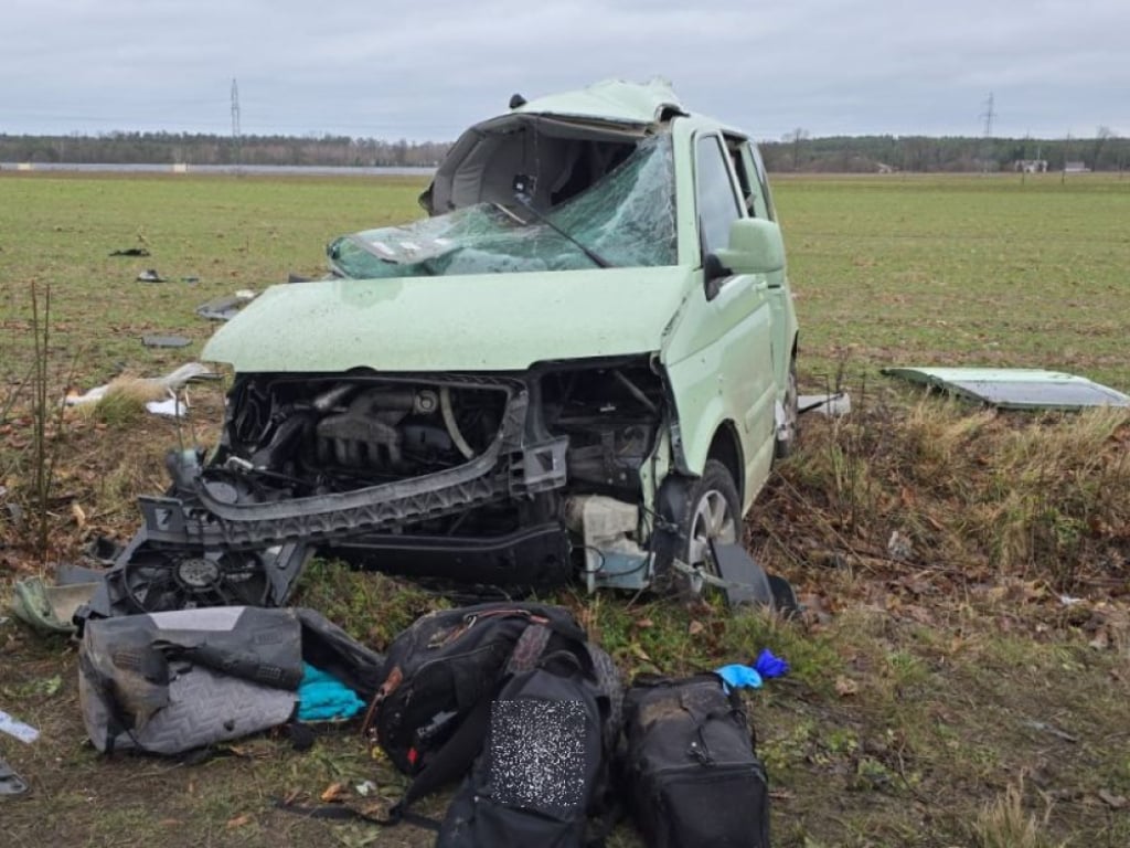 Wypadek w Komorowie. Mikołaj i Karol zginęli w drodze do szkoły. Uczniowie i nauczyciele w żałobie – Śmiertelny wypadek w Komorowie pod Sycowem, fot. KPP Oleśnica