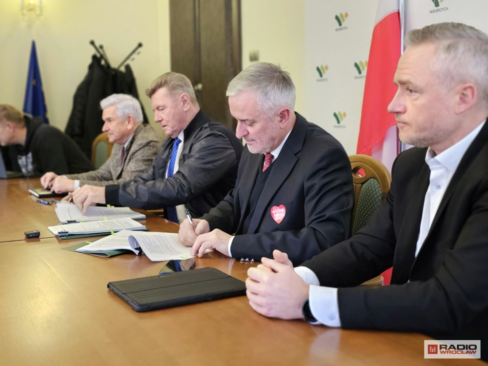 Nowe autobusy wodorowe na ulicach Wałbrzycha. Podpisano ważną umowę dla komunikacji zbiorowej – Za trzy lata komunikację zbiorową w Wałbrzychu przejmie miasto. Fot: Bartosz Szarafin