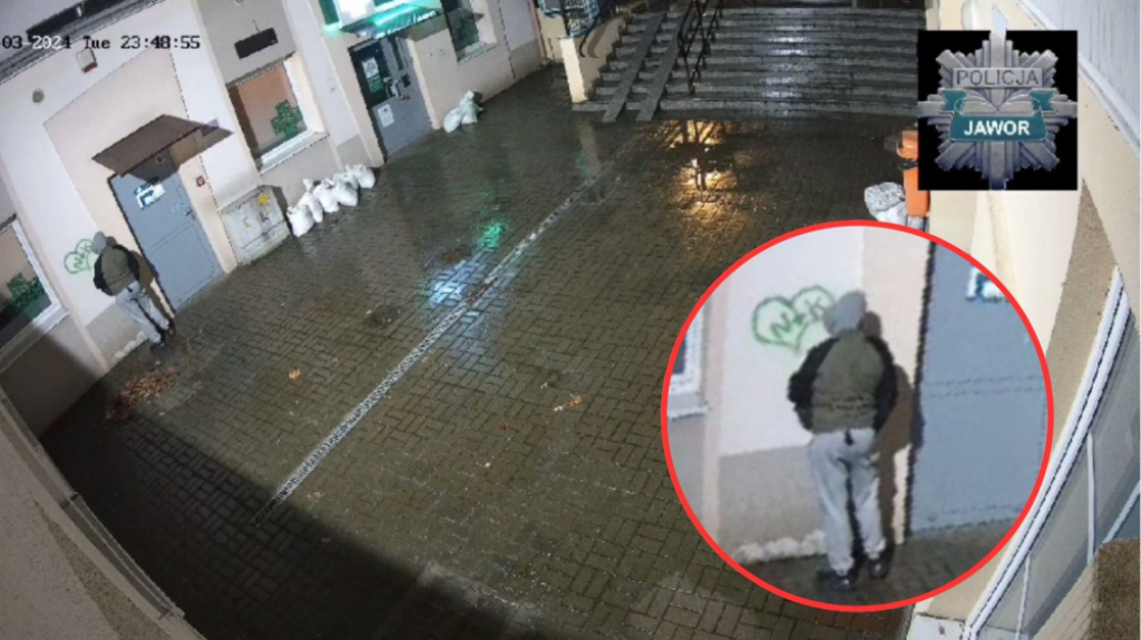 Za miłosne wyznanie może trafić do więzienia na ponad 7 lat! - 28-latek postanowił wyznać miłość swojej ukochanej na szpitalnej elewacji, fot. KPP Jawor