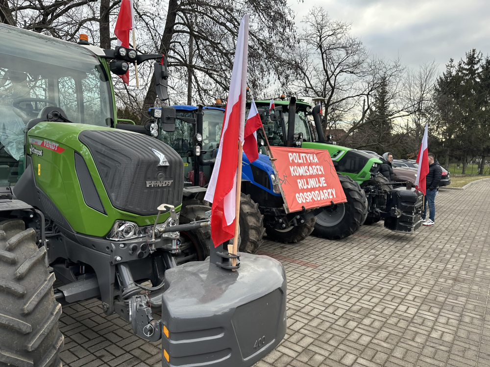 Protest rolników pod Wrocławiem. Blokada na DK 8. Duże utrudnienia dla kierowców – Protesty rolników na dolnośląskich drogach. Fot: Radio Wrocław
