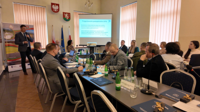 W Kłodzku obradował zesp&oacute;ł ds. odbudowy po powodzi. Jak praca ekspert&oacute;w wpłynie na wsparcie poszkodowanych?