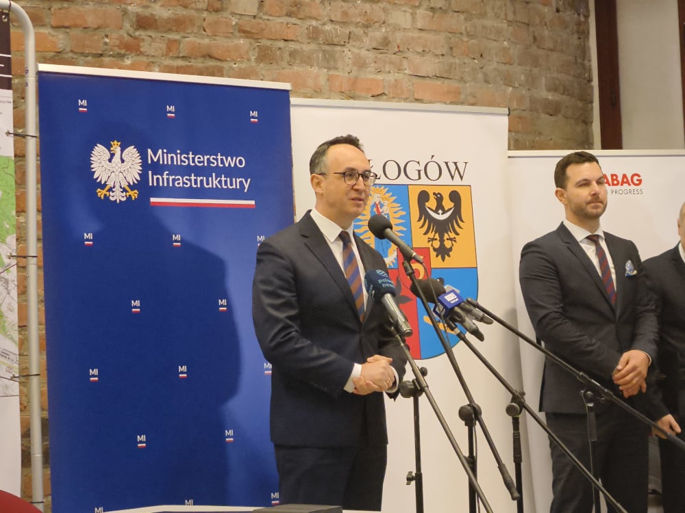 Obwodnica Głogowa coraz bliżej! Dziś podpisano ważną umowę. Koszt inwestycji to prawie 800 mln zł – Dariusz Klimczak, minister infrastruktury w Głogowie. Fot: Karolina Bieniek/ Radio Wrocław