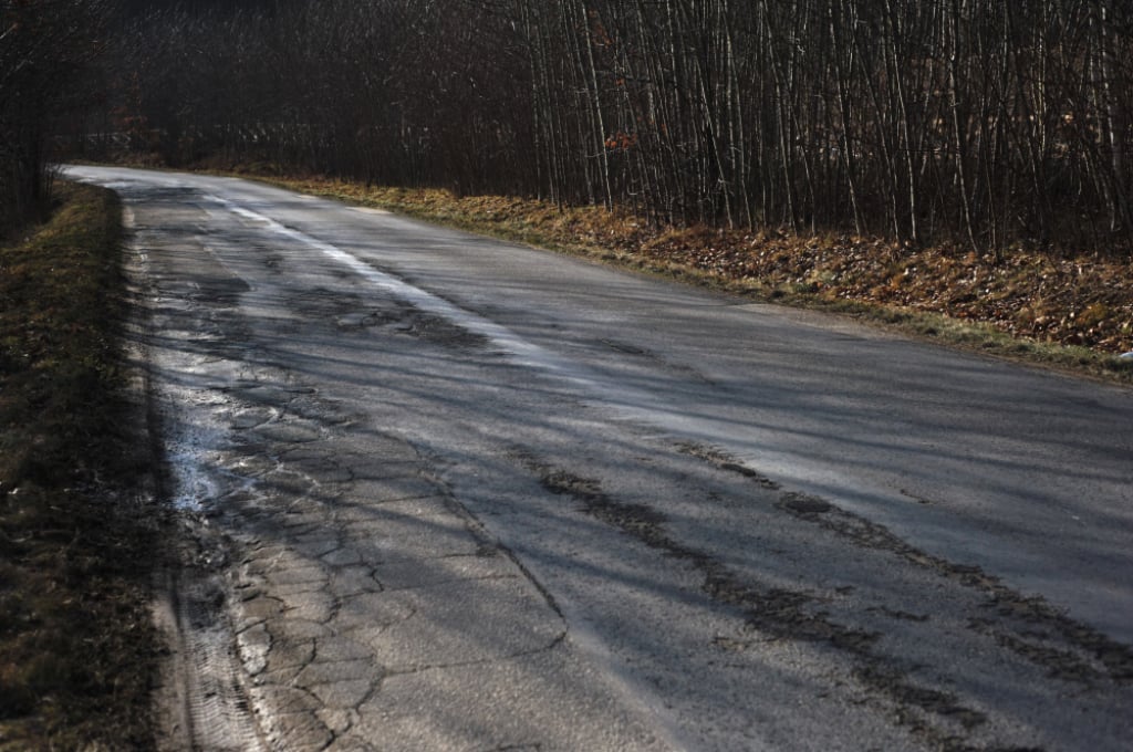 Paradoks Bike Parku. Nauka jazdy rowerem, ale dojazd utrudniony - fot. Maciej Ryłkiewicz/ Bike Park w Jelenie Górze jest już gotowy, ale dojazd natomiast jest  utrudniony