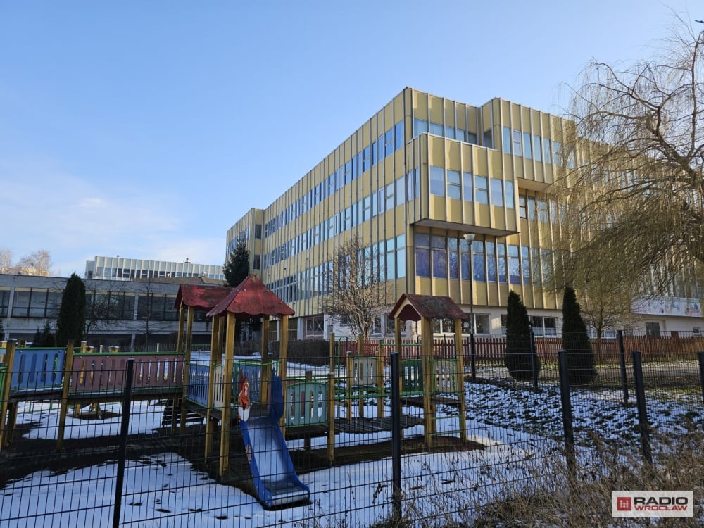 W Wałbrzychu powstanie nowy budynek Szkoły Podstawowej nr 21. Koszt inwestycji to 90 milionów złotych – Budynek szkoły podstawowej numer 21 w Wałbrzychu. Fot: Bartosz Szarafin/ Radio Wrocław