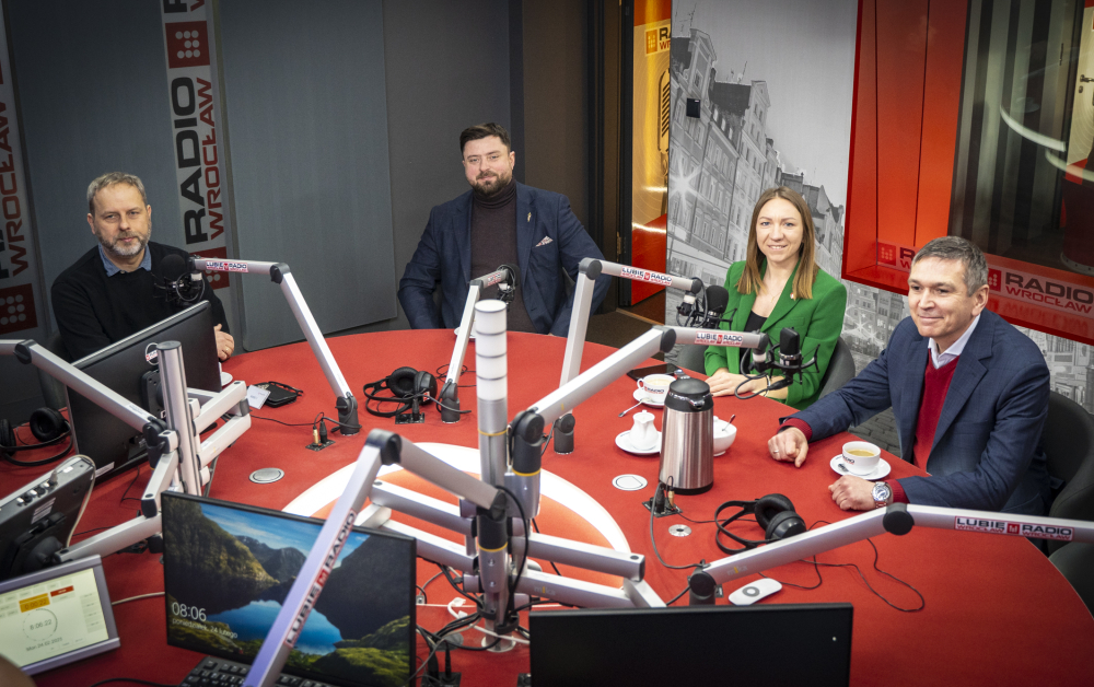 Debata parlamentarna: Paweł Hreniak, Jolanta Niezgodzka, Arkadiusz Sikora i Krzysztof Tuduj - Poniedziałkowa debata parlamentarna w Radiu Wrocław. Fot. Radosław Bugajski