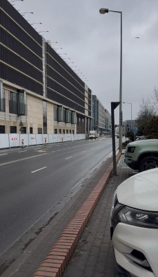 Rozbiórka Arkad Wrocławskich. Zmieniono organizację ruchu, ale prace jeszcze nie ruszyły [WIDEO] - 1