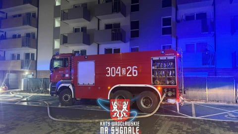 Wrocław: Pożar mieszkania na Jagodnie. Setka mieszkańców ewakuowana - 4