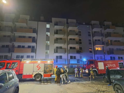 Wrocław: Pożar mieszkania na Jagodnie. Setka mieszkańców ewakuowana - 5