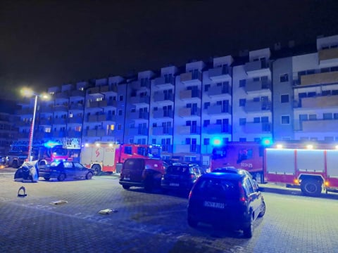 Wrocław: Pożar mieszkania na Jagodnie. Setka mieszkańców ewakuowana - 7