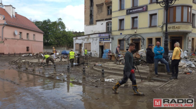 Powiat Kłodzki remontuje drogi po powodzi. Problemem nie są pieniądze, a brak wykonawc&oacute;w i projektant&oacute;w