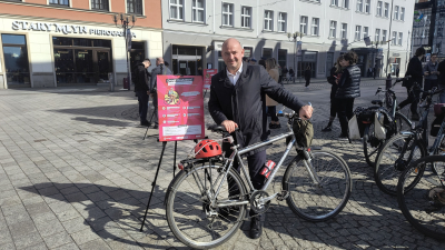 Dostawcy jedzenia jeżdżą jak szaleni. Będzie więcej kontroli, urzędnicy rozważają też radykalne kroki - 1