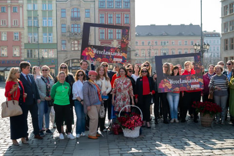 "Wrocław Kobietami Stoi". Władze miasta uczciły zbliżający się Dzień Kobiet - 1