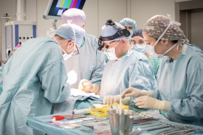 W USK we Wrocławiu przeprowadzono pierwszą operację kardiochirurgiczną z wykorzystaniem robota da Vinci