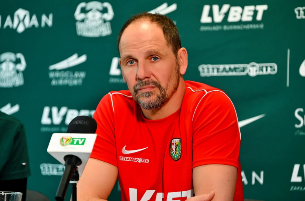 Trener Śląska: Znam wagę meczu ze Stalą Mielec - Trener Ante Simundza na konferencji prasowej przed meczem ze Stalą Mielec. Fot. slaskwroclaw.pl