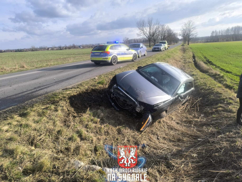 Sobota na drogach: Zderzenie we Wrocławiu i groźny wypadek w gminie Kostomłoty [ZDJĘCIA] - 6