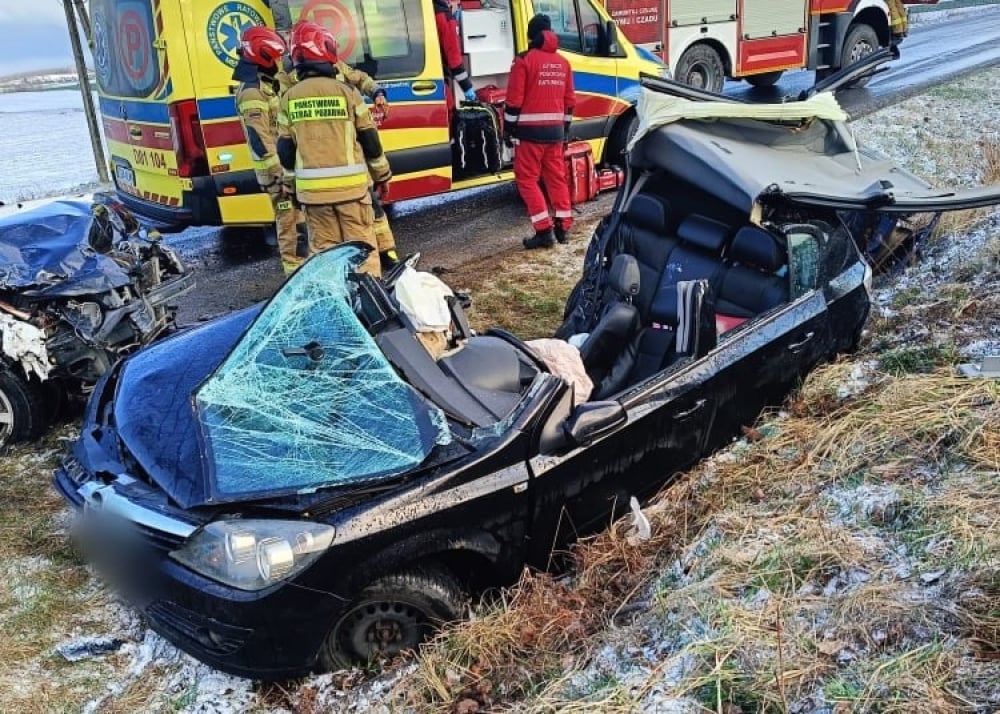 Tragiczny wypadek w powiecie ząbkowickim. Nie żyje 29-latek, jego samochód zderzył się z innym pojazdem – Do tragicznego wypadku doszło w powiecie ząbkowickim. Fot: Komenda Powiatowa Policji w Ząbkowicach Śląskich