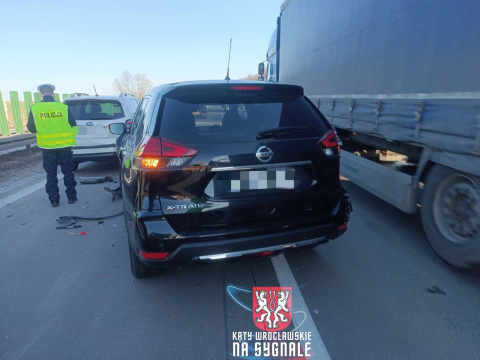 9-kilometrowy korek na A4 w kierunku Wrocławia. Zderzyły się cztery pojazdy [ZDJĘCIA] - 0