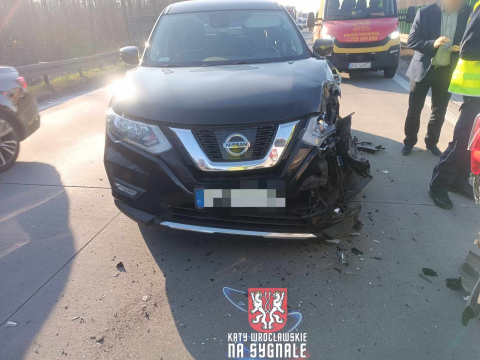 9-kilometrowy korek na A4 w kierunku Wrocławia. Zderzyły się cztery pojazdy [ZDJĘCIA] - 1