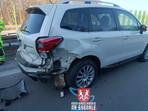9-kilometrowy korek na A4 w kierunku Wrocławia. Zderzyły się cztery pojazdy [ZDJĘCIA] - 3