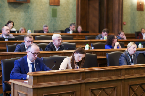 Budżet Wrocławia na 2025 rok zmieniony. Na sesji Rady Miejskiej było nerwowo - 1