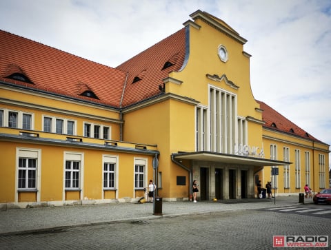 Legnicki dworzec za mały dla KD. Spółka planuje własny biurowiec - 11