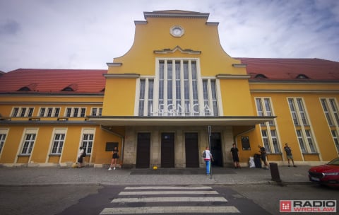 Legnicki dworzec za mały dla KD. Spółka planuje własny biurowiec - 12