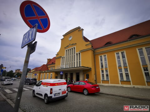 Legnicki dworzec za mały dla KD. Spółka planuje własny biurowiec - 13