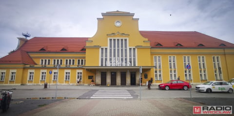 Legnicki dworzec za mały dla KD. Spółka planuje własny biurowiec - 14