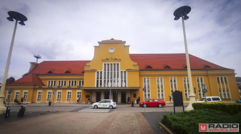 Legnicki dworzec za mały dla KD. Spółka planuje własny biurowiec - 16