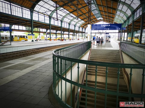 Legnicki dworzec za mały dla KD. Spółka planuje własny biurowiec - 21