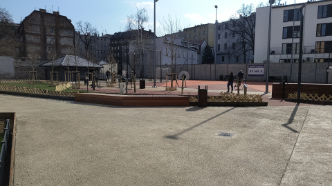 Remont tego podwórka na Przedmieściu Oławskim kosztował prawie 4 mln zł. Zobaczcie, jakie są efekty prac! - 2