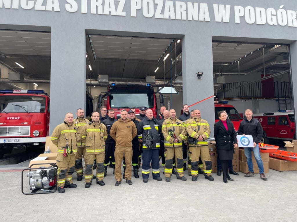 Strażacy lepiej przygotowani na powódź. Sprzęt za 120 tys. zł trafił do OSP - Podgórzyn inwestuje w bezpieczeństwo, nowe wyposażenie dla strażaków fot. Jakub Thauer