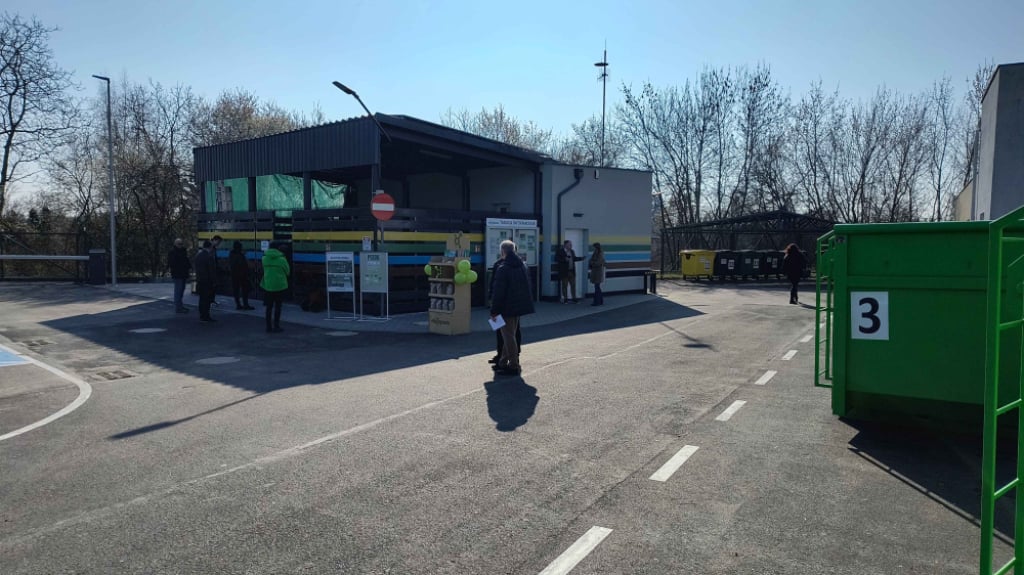 Nowy PSZOK we Wrocławiu. To kolejne miejsce, w którym możemy wyrzucić odpady. Zobacz, gdzie się znajduje – Otwarcie nowego PSZOK-u we Wrocławiu. Kolejny punkt powstał przy ul. Szwajcarskiej. Fot: Piotr Kaźmierczak
