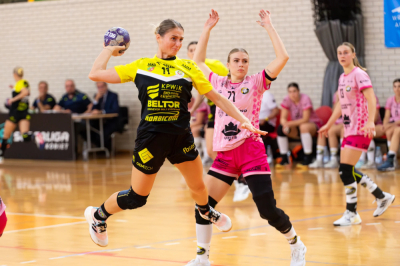 Popołudnie Kibica z piłką ręczną. Derby w Lubinie i mecz w Kobierzycach (RELACJE)