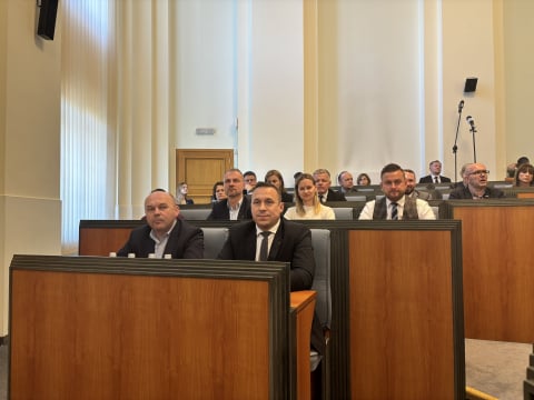 "Niech się rząd weźmie do roboty". Mateusz Morawiecki na nadzwyczajnej sesji Sejmiku Województwa Dolnośląskiego - 1