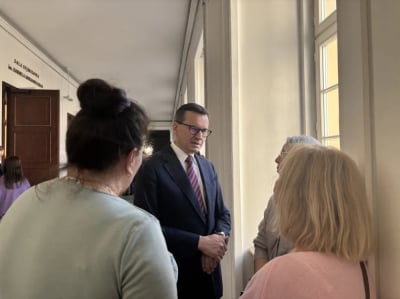 Ksiądz, kt&oacute;ry miał sprzedać działki Mateuszowi Morawieckiemu po zaniżonej cenie, został przesłuchany