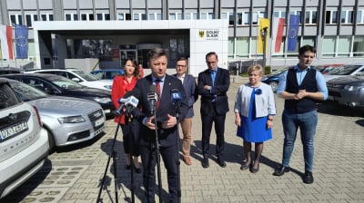 Nie ma pieniędzy, są mocne słowa. Michał Dworczyk domaga się odwołania wicemarszałka Jarosława Rabczenki