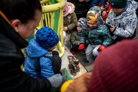 Wrocław ma nowego krasnala. Raciworek symbolizuje walkę z powodzią [ZDJĘCIA] - 6
