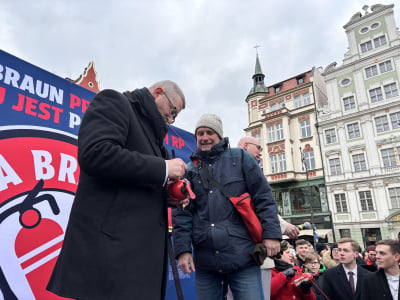 "Front gaśnicowy idzie przez Polskę". Grzegorz Braun odwiedził Wrocław - 1