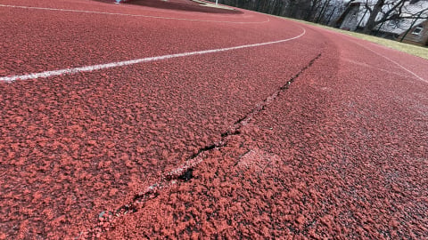 Dziury w bieżni i braki w infrastrukturze. Co dalej ze stadionem w Szklarskiej Porębie? - 3