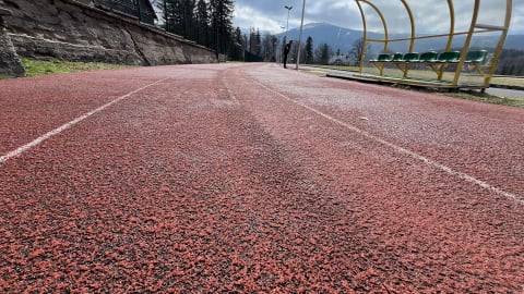 Dziury w bieżni i braki w infrastrukturze. Co dalej ze stadionem w Szklarskiej Porębie? - 4