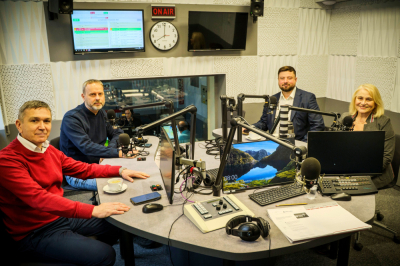 Debata parlamentarna: Zofia Czernow (KO), Paweł Hreniak (PiS), Arkadiusz Sikora (Lewica) i Krzysztof Tuduj (Konfederacja)