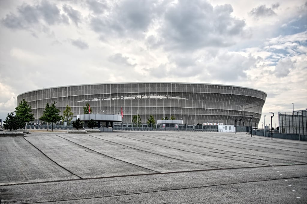 Bilety na finał Ligi Konferencji we Wrocławiu. Ile kosztują i jak je zdobyć? - Finał Ligi Konferencji odbędzie się na Tarczyński Arenie we Wrocławiu. Fot. RW