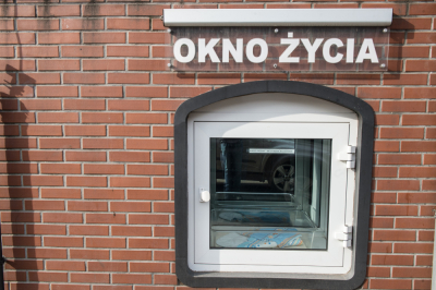 Do wrocławskiego okna życia trafił... 2-letni chłopiec. Służby sprawdzą, dlaczego doszło do tej sytuacji