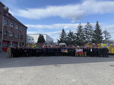 Brytyjscy strażacy jadą przez Dolny Śląsk. To w ramach pomocy Ukrainie [ZDJĘCIA] - 2