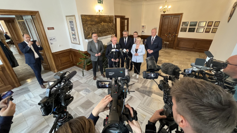 "Środki na odbudowę nie są nawet w połowie wystarczające". Sejmowa komisja pracuje w kotlinie jeleniogórskiej - 4