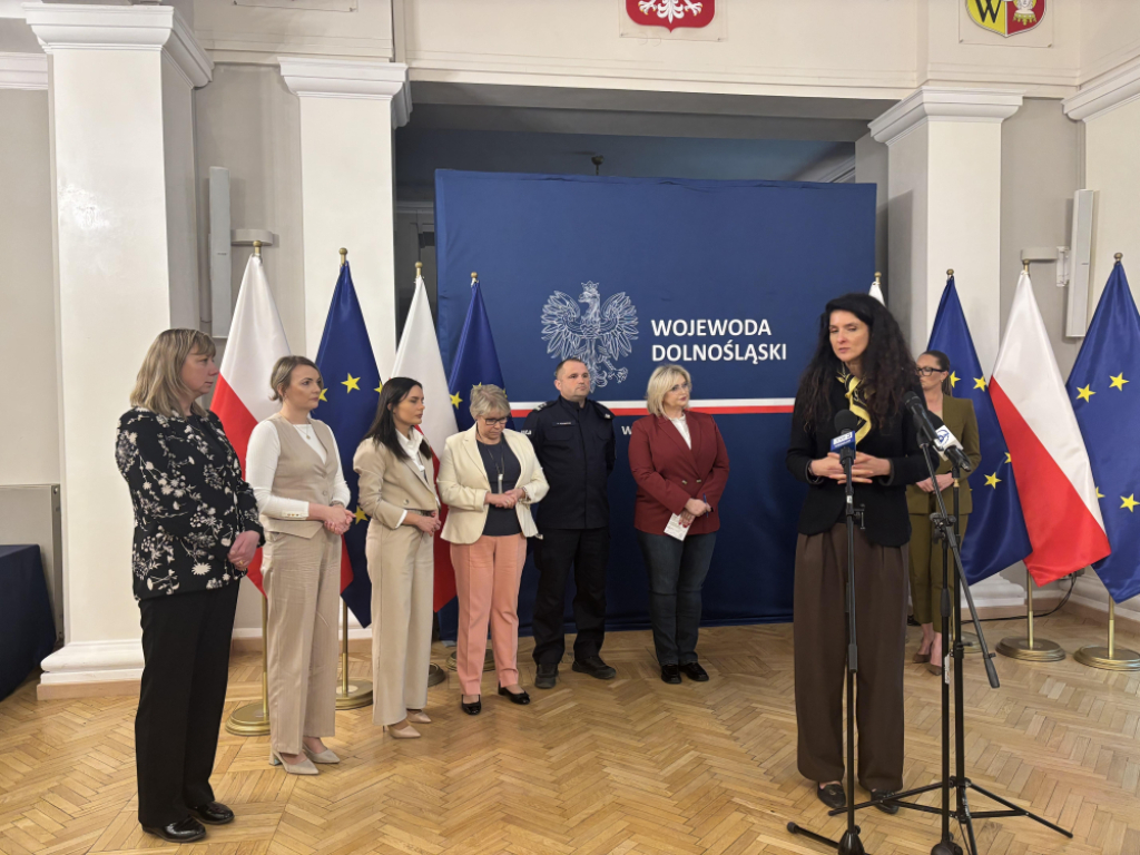 Specjalny zespół ma przeciwdziałać hejtowi wśród uczniów. To pokłosie wydarzeń do których doszło na Dolnym Śląsku - Wojewoda dolnośląska Anna Żabska powołała specjalny zespół. Fot: Joanna Jaros/ Radio Wrocław