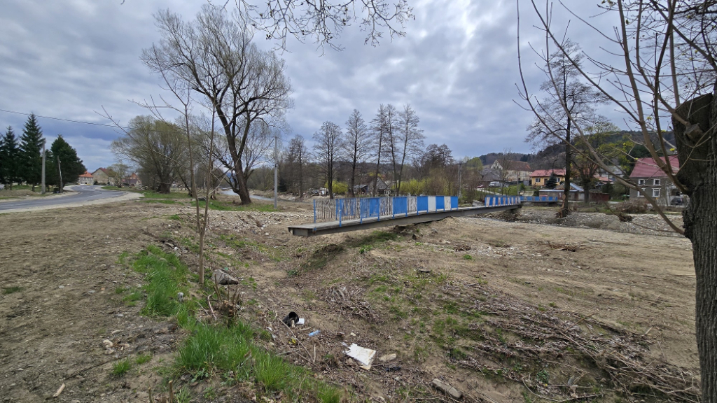 Rusza odbudowa mostów i kładek zniszczonych przez powódź - Kładka Ołdrzychowice. Fot. Jarosław Wrona