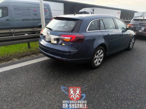 Karambol na Autostradowej Obwodnicy Wrocławia. Ogromny korek po zderzeniu kilku pojazdów [ZDJĘCIA] - 17