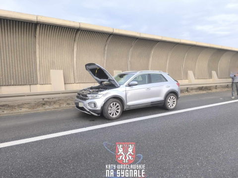Karambol na Autostradowej Obwodnicy Wrocławia. Ogromny korek po zderzeniu kilku pojazdów [ZDJĘCIA] - 20
